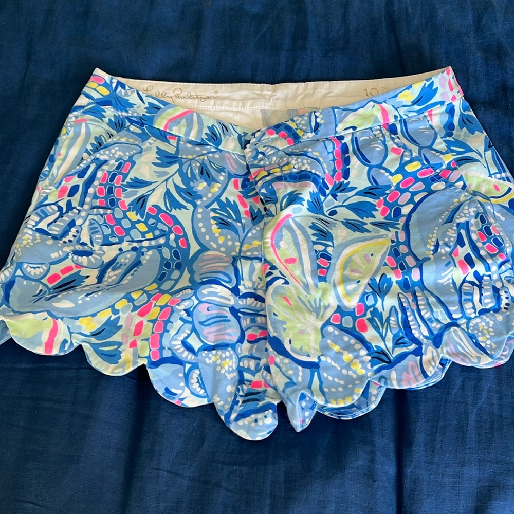 Lilly Pulitzer Scalloped Buttercup Stretch shorts 5” inseam size 10